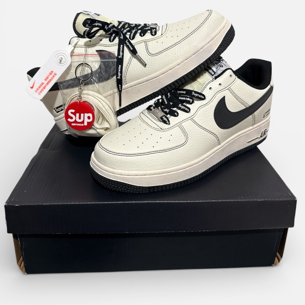 New Nike Air-force  low 1. 10.5